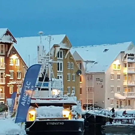 Spacious House In Tromso, Perfect For Groups Of Families, Tourists Or Workers Lägenhet *