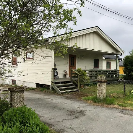 Spacious House In Tromso, Perfect For Groups Of Families, Tourists Or Workers *