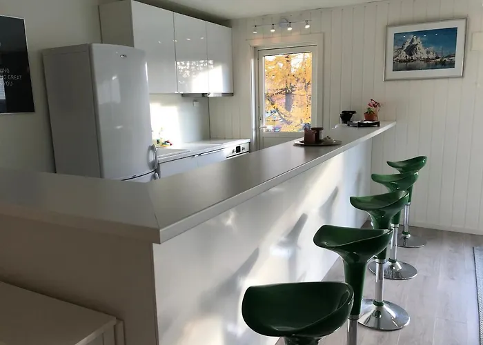 Apartamento Spacious House In Tromso, Perfect For Groups Of Families, Tourists Or Workers