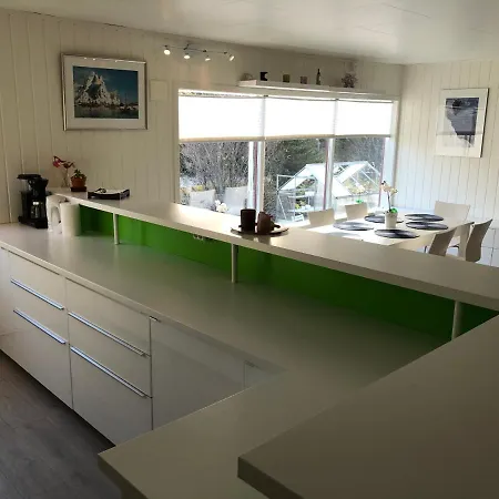 Spacious House In Tromso, Perfect For Groups Of Families, Tourists Or Workers Tromsø